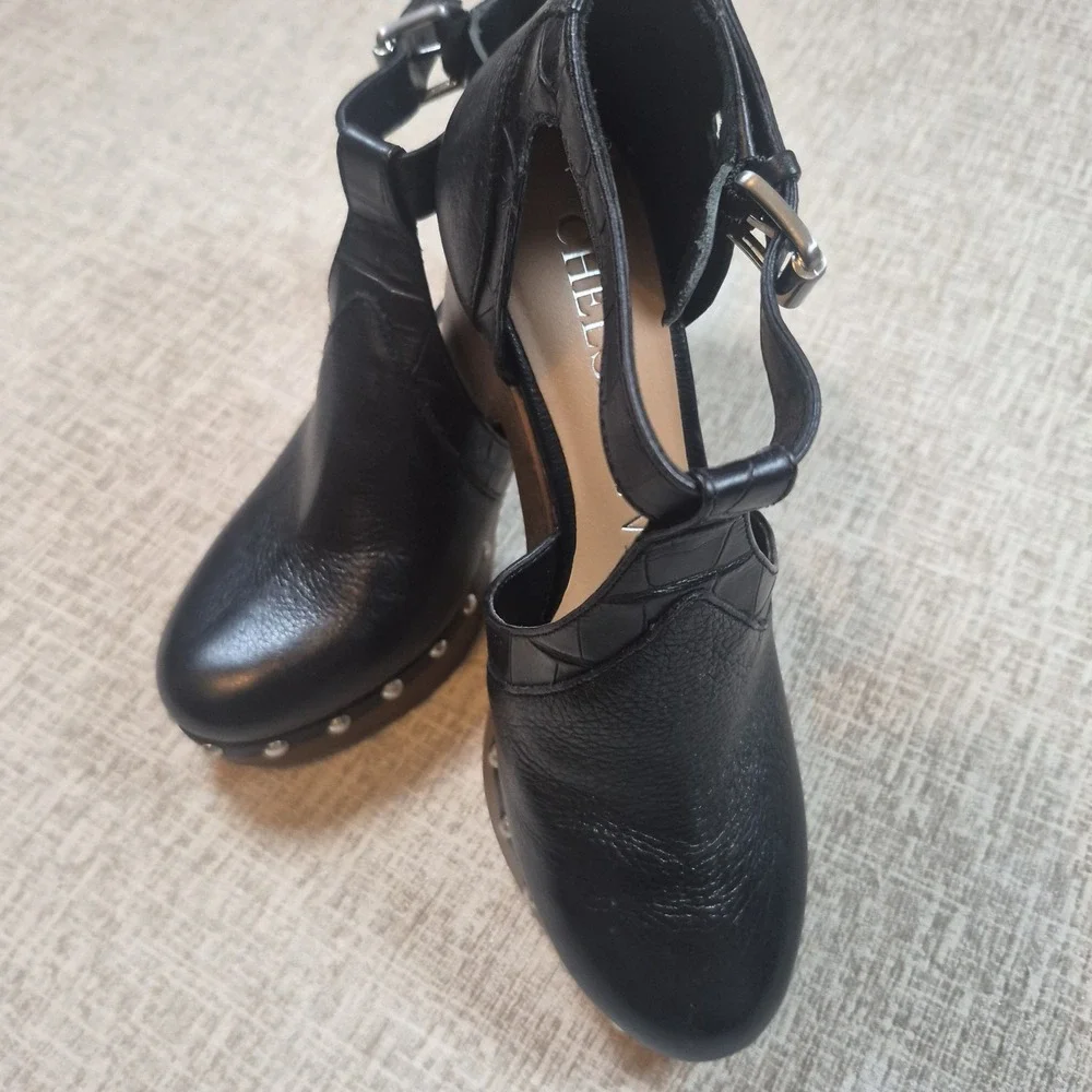Chelsea & Violet Black Leather Heeled Clogs Studded Ankle Strap Shoes Size